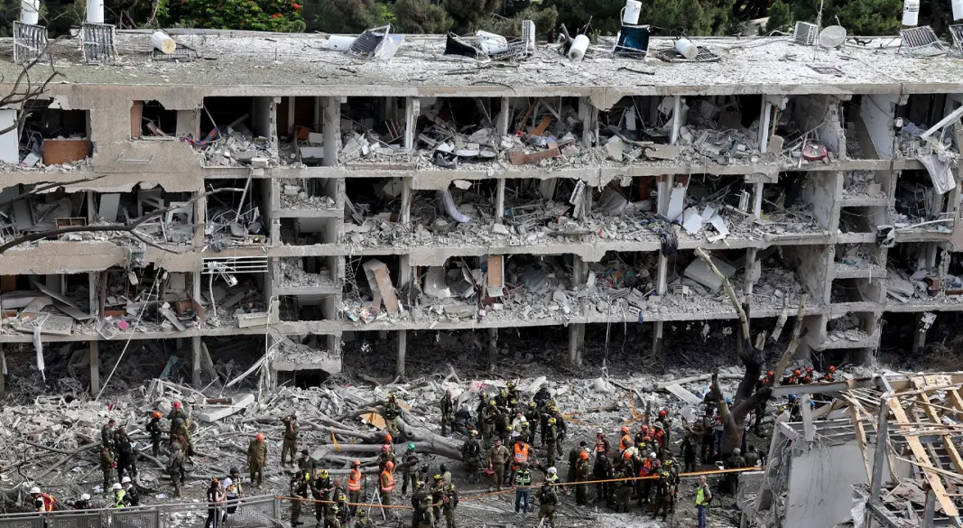 যুক্তরাষ্ট্রের হামলায় ক্ষতিগ্রস্ত ইরানের একটি ভবন। ছবি : সংগৃহীত