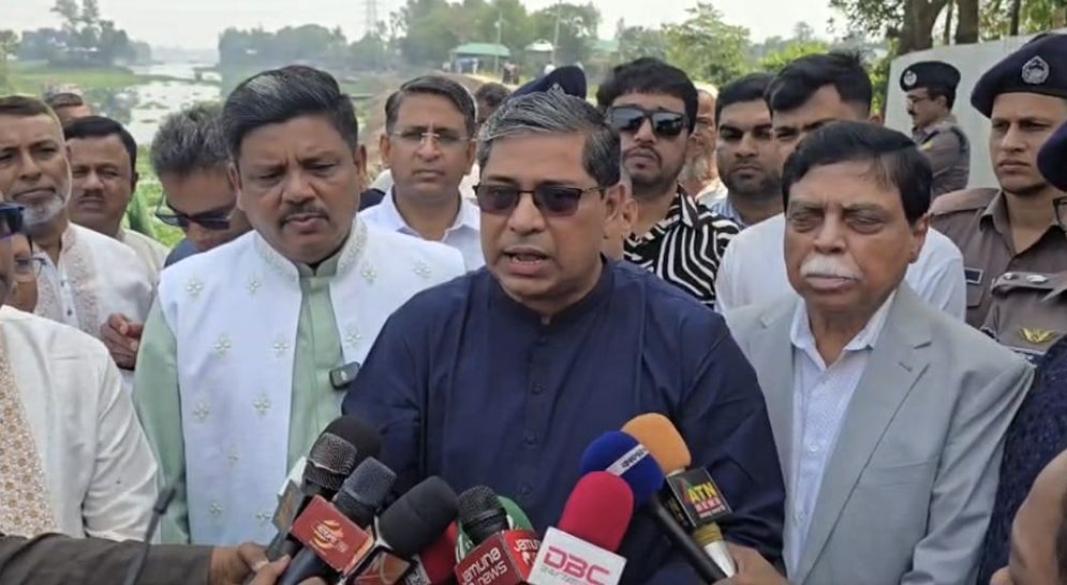 সড়ক পরিদর্শনে আসেন স্থানীয় সরকার মন্ত্রণালয়ের প্রতিমন্ত্রী মীর শাহে আলম