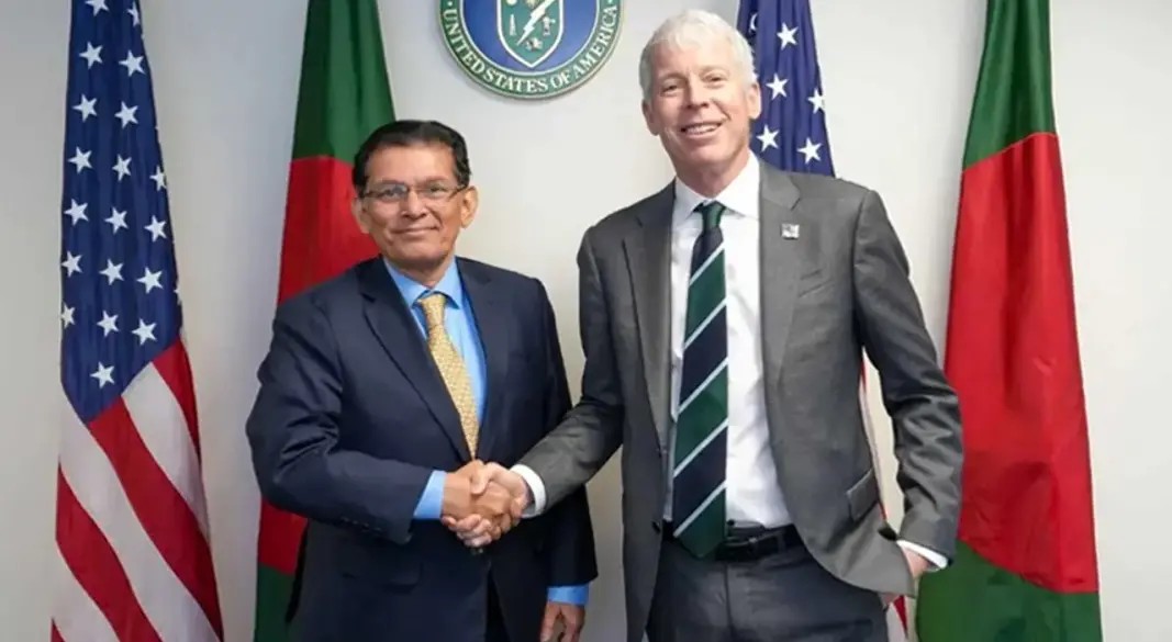 মার্কিন জ্বালানিমন্ত্রীর সঙ্গে পররাষ্ট্রমন্ত্রী ড. খলিলুর রহমান। ছবি: সংগৃহীত