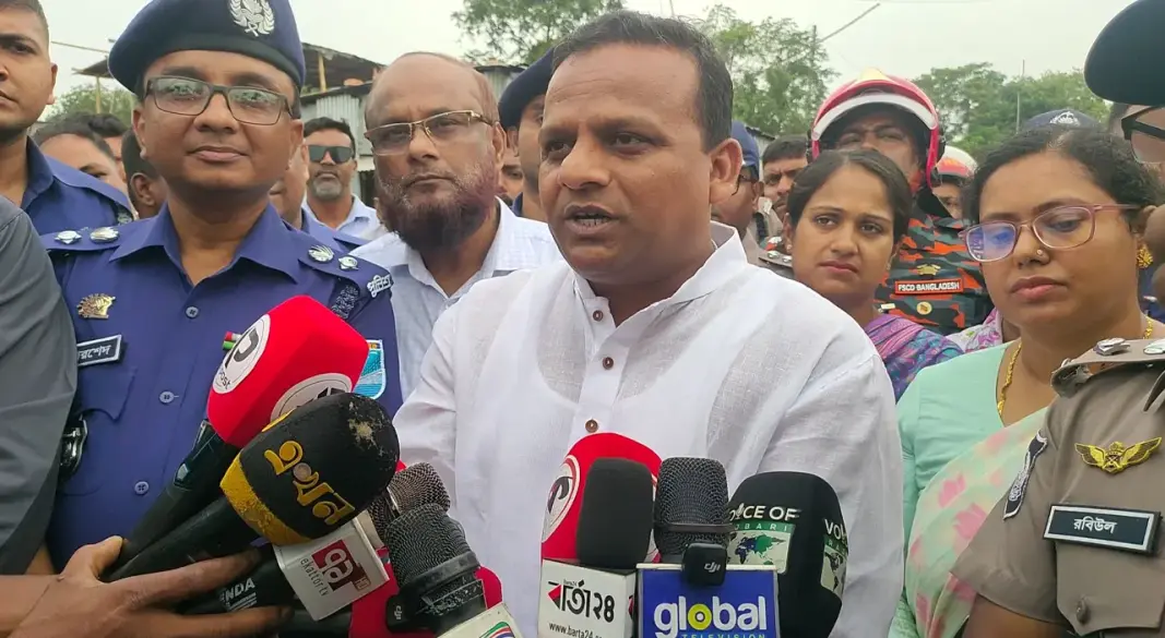 ফেরিঘাট পরিদর্শনে নৌপরিবহন প্রতিমন্ত্রী। ছবি : সংগৃহীত
