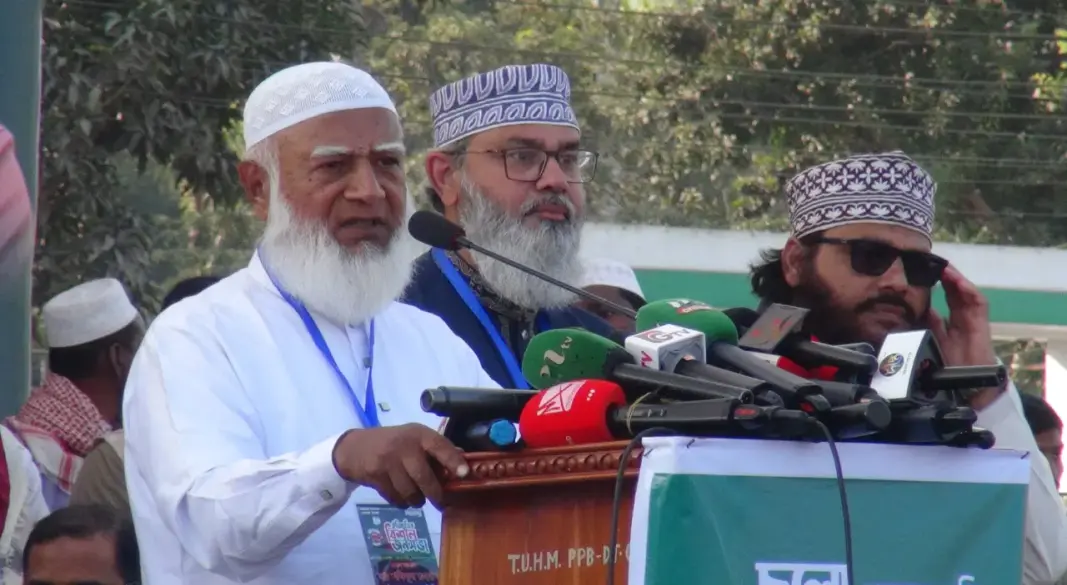 পিরোজপুর জেলা স্কুল মাঠে বক্তব্য দিচ্ছেন ডা. শফিকুর রহমান।