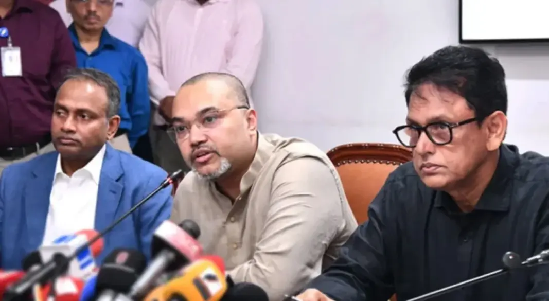শিক্ষা মন্ত্রণালয়ের আয়োজিত অনুষ্ঠানে কথা বলছেন প্রধানমন্ত্রীর উপদেষ্টা মাহদী আমিন।