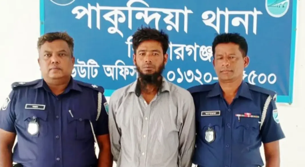 গ্রেপ্তার মৃত্যুদণ্ডপ্রাপ্ত পলাতক আসামি আবুল কালাম।