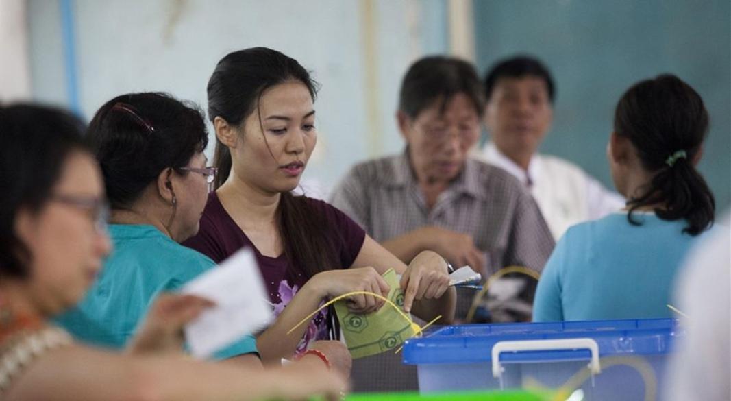জাতীয় নির্বাচনে ভোট দিচ্ছেন মিয়ানমারের বাসিন্দারা। ছবি: সংগৃহীত