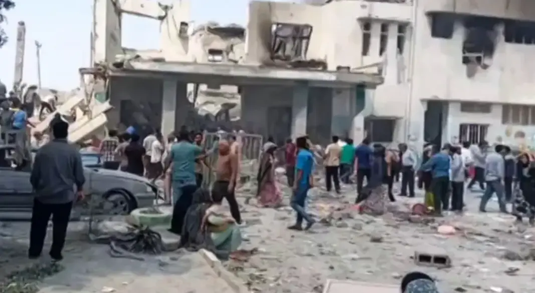 ইরানে স্কুলে হামলার পরের দৃশ্য। ছবি : সংগৃহীত