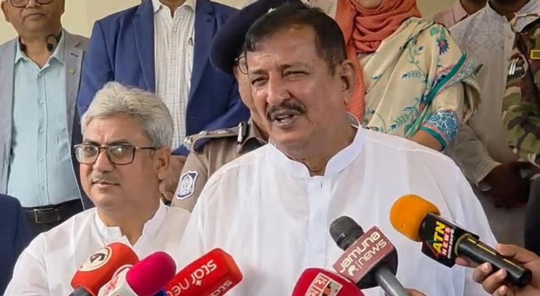 রাজশাহী সার্কিট হাউসে ভূমিমন্ত্রী।