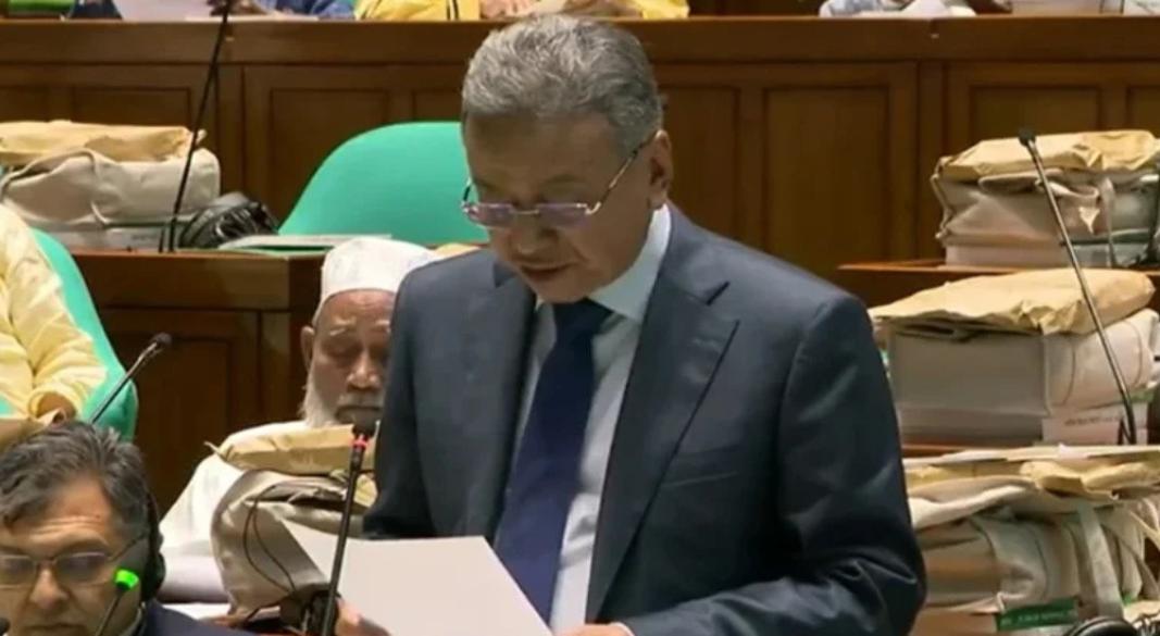 জাতীয় সংসদে কথা বলছেন অর্থমন্ত্রী আমির খসরু মাহমুদ চৌধুরী।