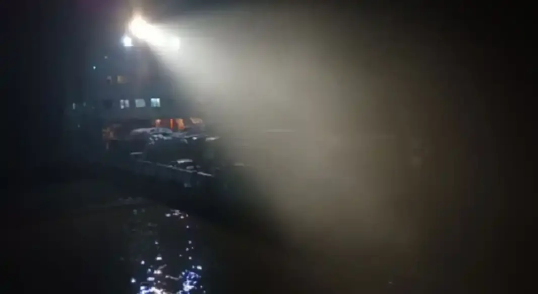 দৌলতদিয়া-পাটুরিয়া নৌরুটে ফেরি চলাচল। ছবি : সংগৃহীত