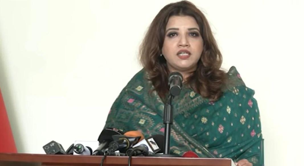 পররাষ্ট্র মন্ত্রণালয়ে সাংবাদিকদের সঙ্গে আলাপ করেন পররাষ্ট্র প্রতিমন্ত্রী শামা ওয়ায়েদ। ছবি: সংগৃহীত