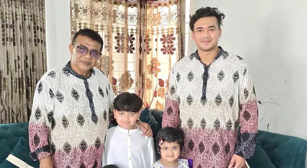 বাবা ও সন্তানদের সঙ্গে তাসকিন আহমেদ। ছবি : সংগৃহীত