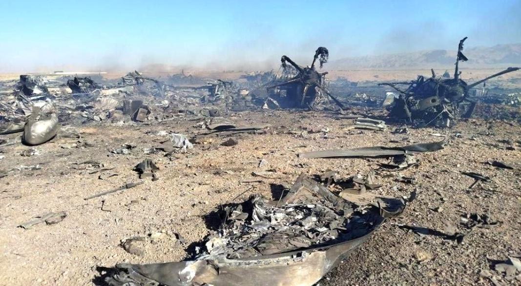 নিখোঁজ পাইলটকে খুঁজে বের করার অভিযানে ধ্বংস হওয়া মার্কিন বিমান। ছবি : রয়টার্স