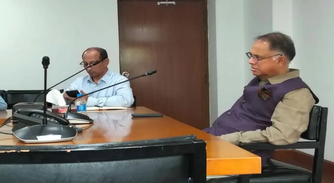 বুধবার সচিবালয়ে জেলা প্রশাসকদের সঙ্গে অনুষ্ঠিত অনলাইন বৈঠকে কথা বলেন বিদ্যুৎ, জ্বালানি ও খনিজসম্পদ মন্ত্রী ইকবাল হাসান মাহমুদ। সংগৃহীত ছবি