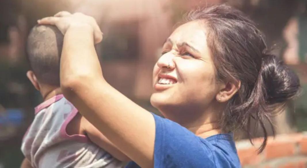 গরমে শিশুর সুস্থতায় অভিভাবকদের জরুরি করণীয়। ছবি: সংগৃহীত