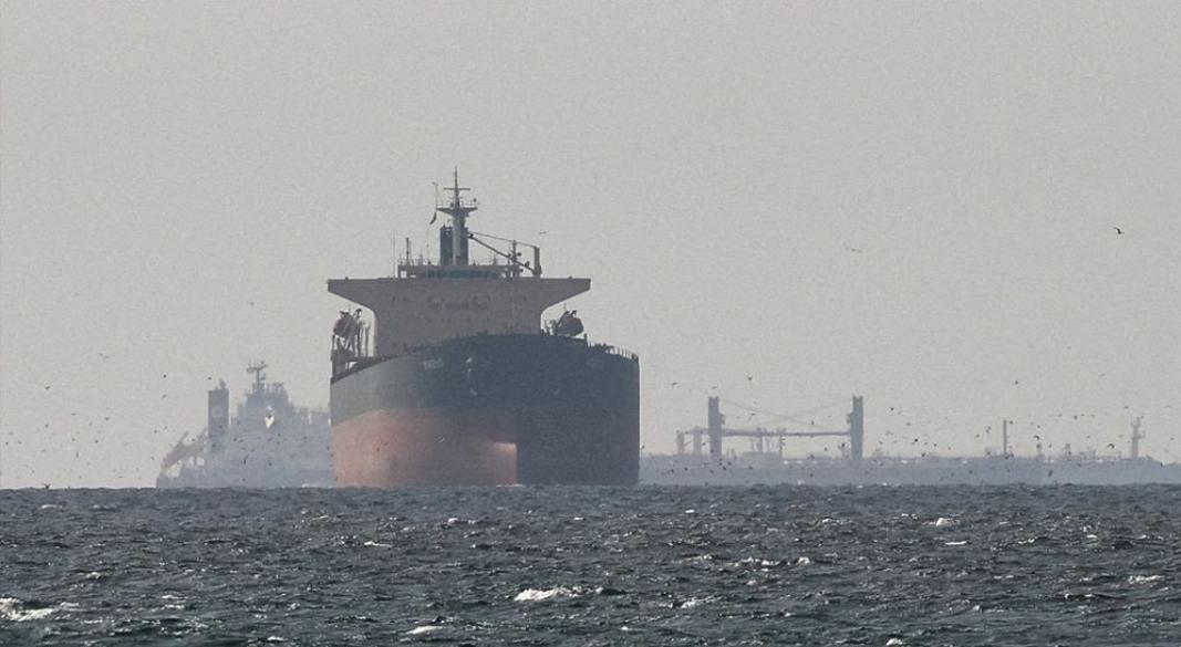 সংযুক্ত আরব আমিরাতের দুবাই বন্দরে নোঙর করা অবস্থায় আল-সালমি জাহাজটিতে ইরানি হামলা হয়। ফাইল ছবি