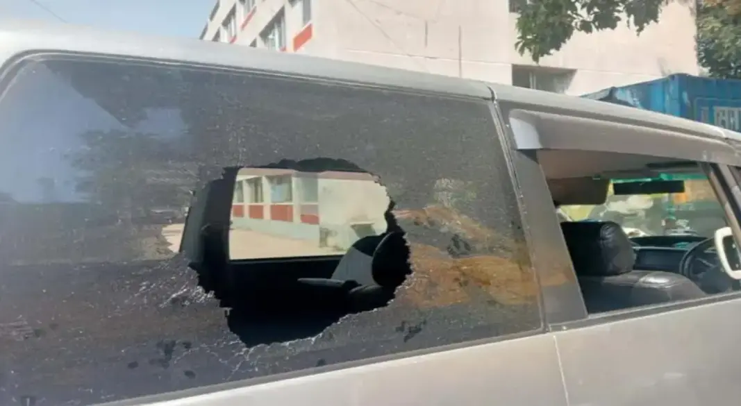 গুলিবিদ্ধ প্রবাসীর গাড়ি। ছবি : সংগৃহীত