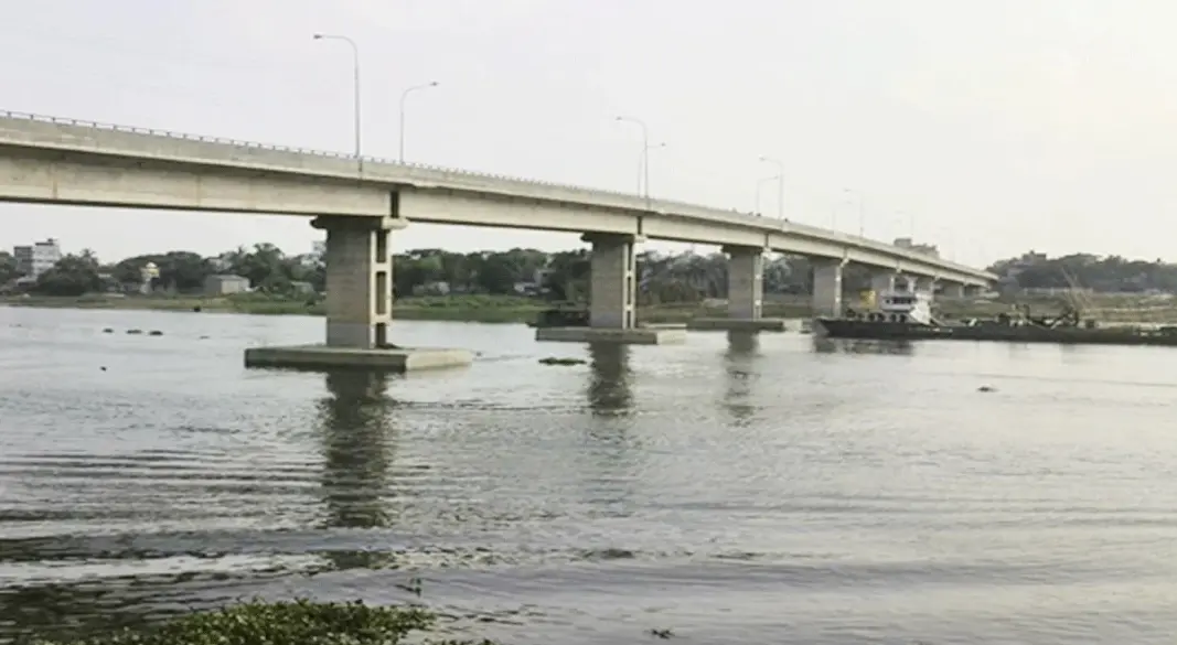 বুড়িগঙ্গা নদীতে নির্মিত বসিলা ব্রিজ। ছবি: সংগ্রহীত