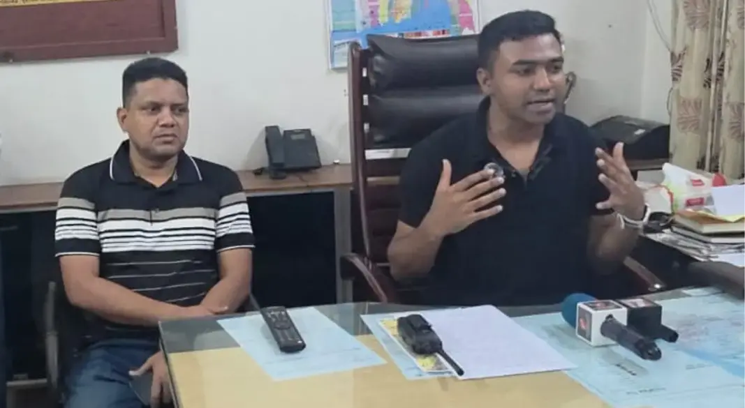 সোমবার ভেড়ামারা থানার হলরুমে সাংবাদিকদের চাঞ্চল্যকর তথ্য দেন।