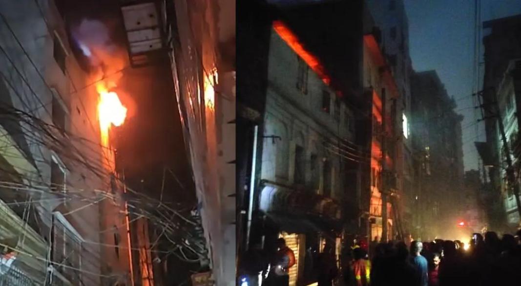 পুরান ঢাকার চকবাজারে মনসুর খান প্লাজার অগ্নিকাণ্ড আবারও সামনে এনেছে পুরোনো ঢাকার অগ্নিনিরাপত্তার দুর্বলতা। ছবি: সংগৃহীত