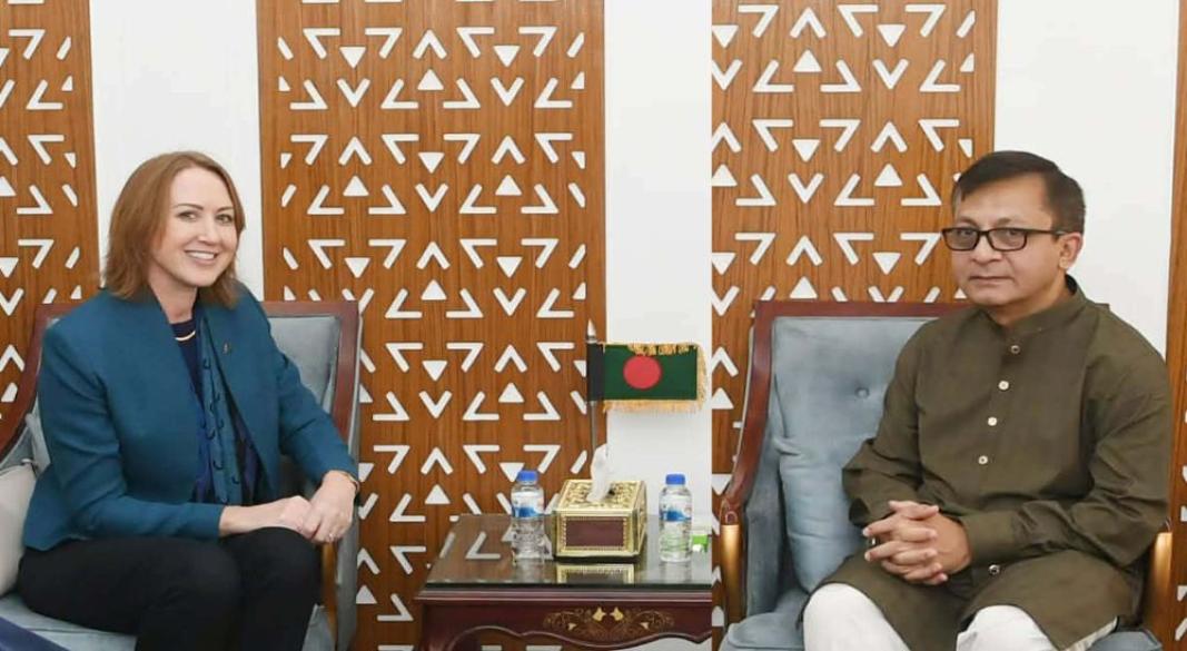 অস্ট্রেলিয়ার হাইকমিশনারের সঙ্গে বাণিজ্যমন্ত্রী। ছবি : সংগৃহীত