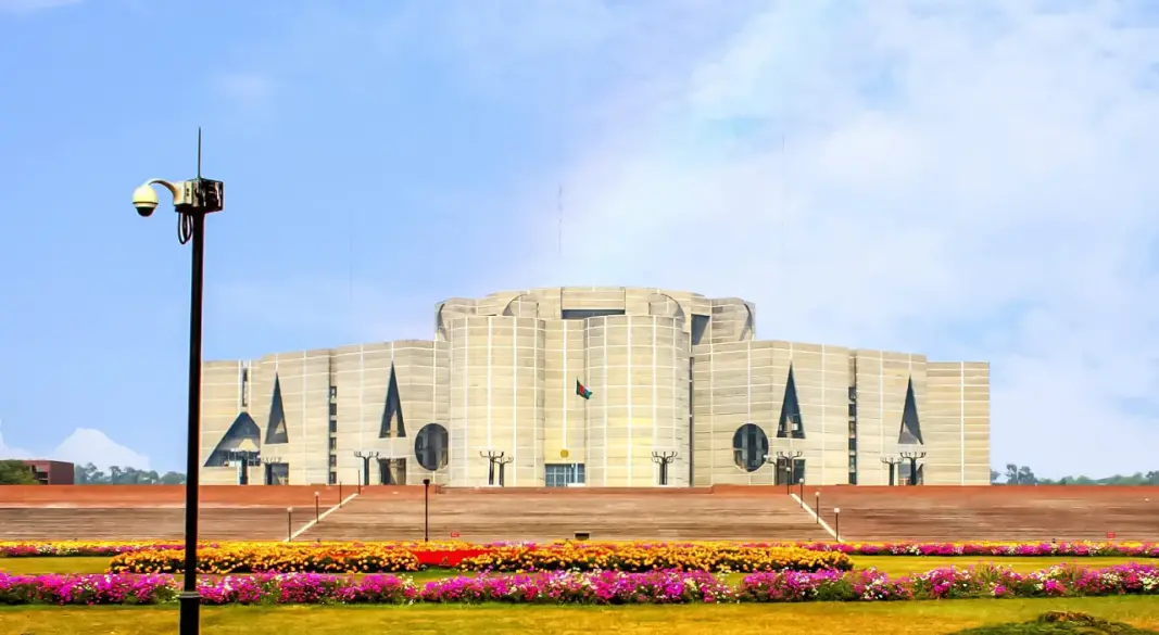 সিন্ডিকেট ভেঙে অর্থনীতি সচল করাই চ্যালেঞ্জ। ছবি: সংগৃহীত