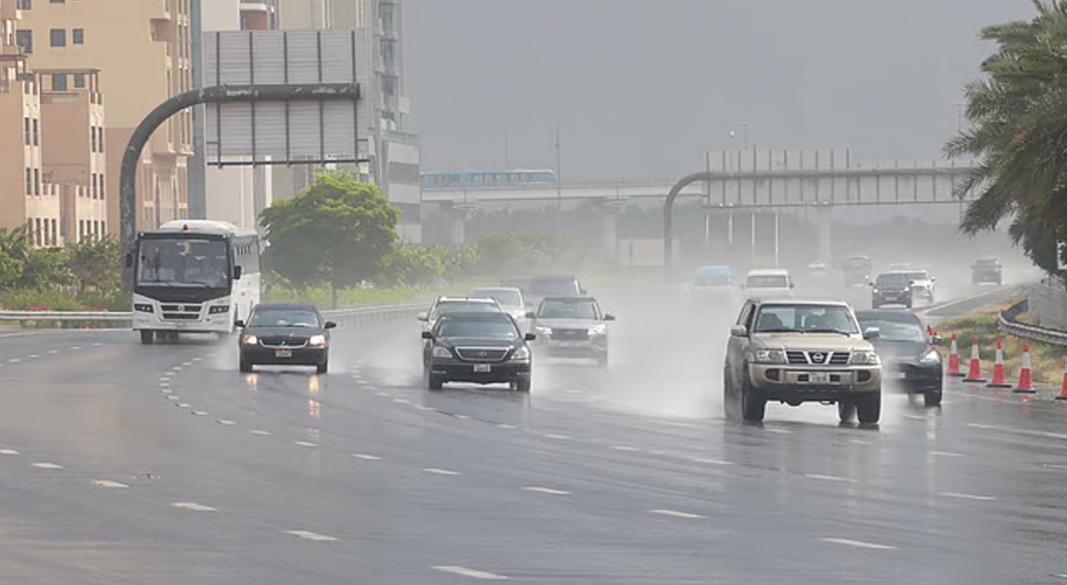 মুষলধারে বৃষ্টি হচ্ছে। ছবি : সংগৃহীত