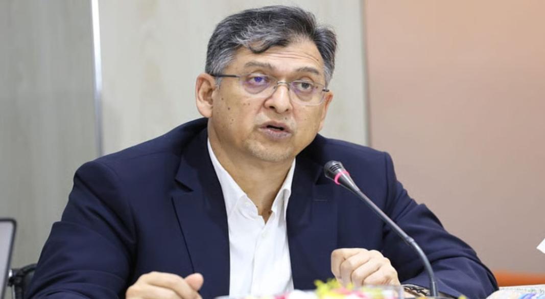 সালাহউদ্দিন আহমদ।