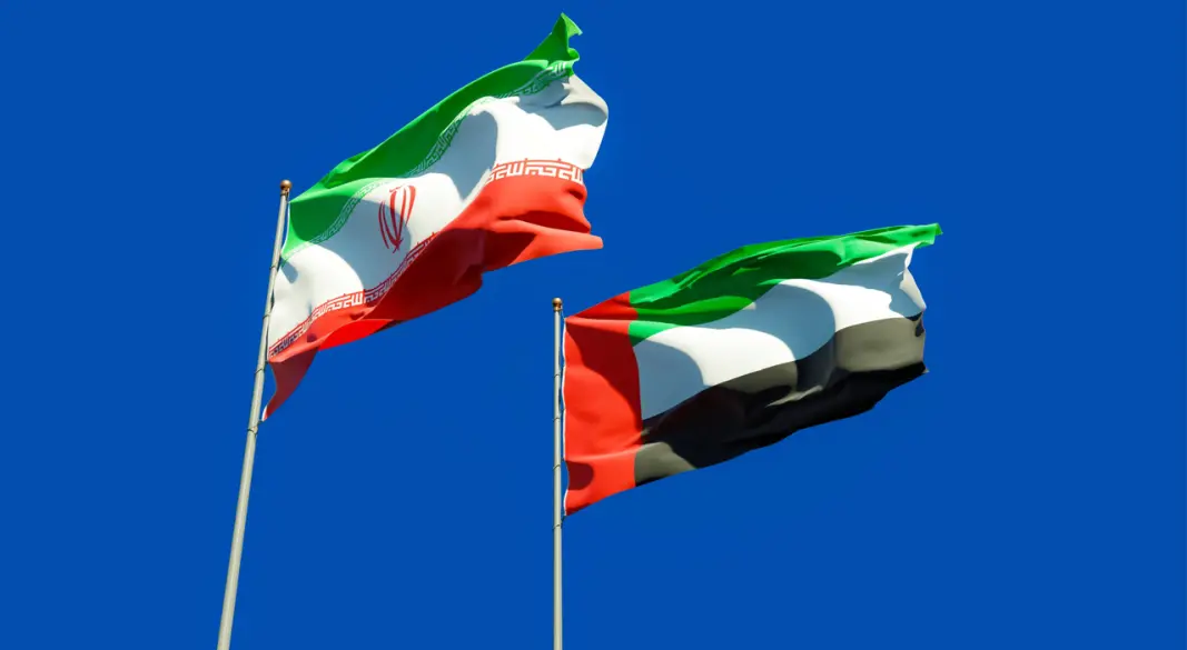 ইরান ও সংযুক্ত আরব আমিরাতের পতাকা। ছবি : সংগৃহীত
