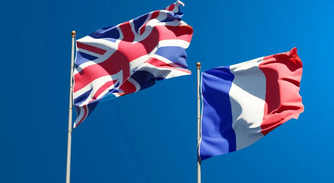 যুক্তরাজ্য ও ফ্রান্সের পতাকা। ছবি: সংগৃহীত