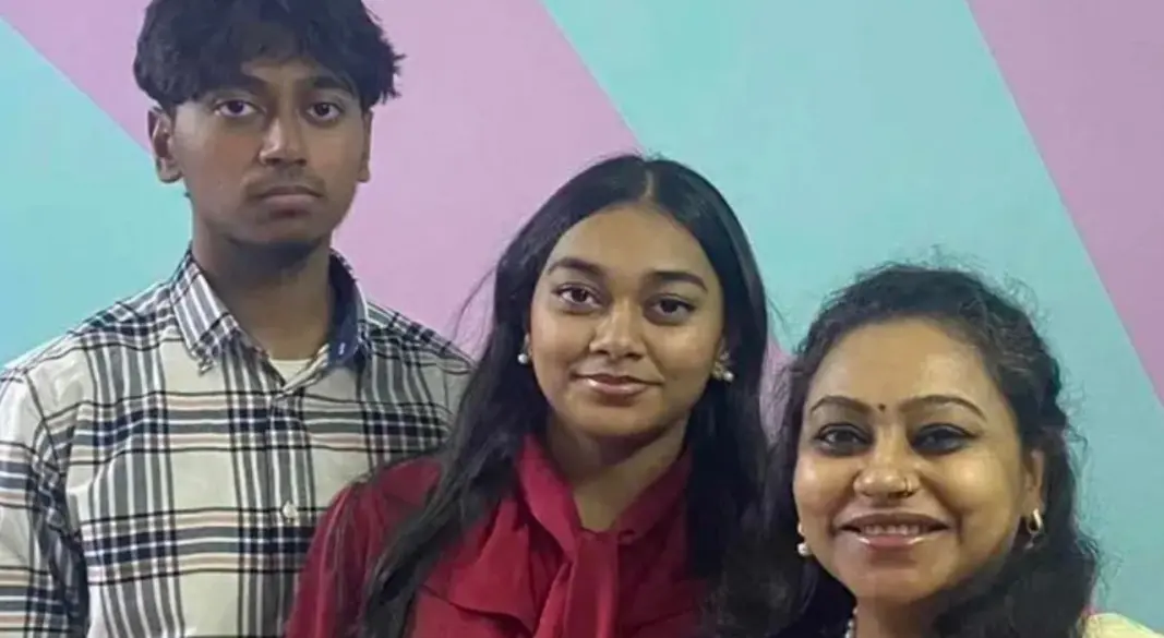 সড়ক দুর্ঘটনায় নিহত মায়ের সঙ্গে দুই সন্তান। ছবি: সংগৃহীত